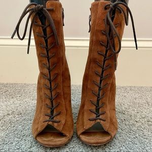 Chinese Laundry x Kristin Cavallari Lawless Lace Up Bootie in Camel Suede size 6